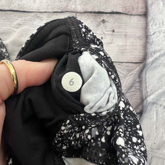 Lululemon Pace Rival Crop Marathon Leggings Mesh Black & White Speckle size 6 - Picture 12 of 12